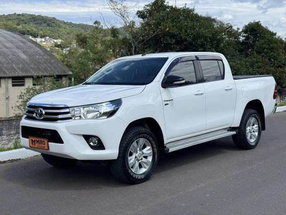 TOYOTA HILUX 2.7 SR 4X2 CD 16V FLEX 4P AUTOMÁTICO TOYOTA HILUX 2.7 SR 4X2 CD 16V FLEX 4P AUTOMÁTICO